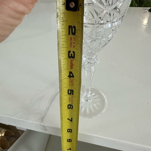 Elegant Crystal set of 4 Wine Glasses with Gold Rim - Picture 5 of 5